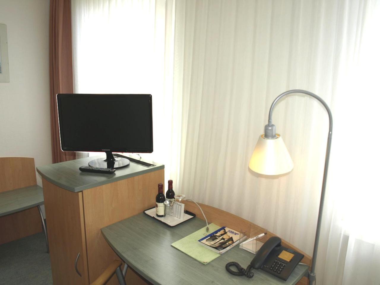 Central-Classic Hotel Stoccarda Esterno foto