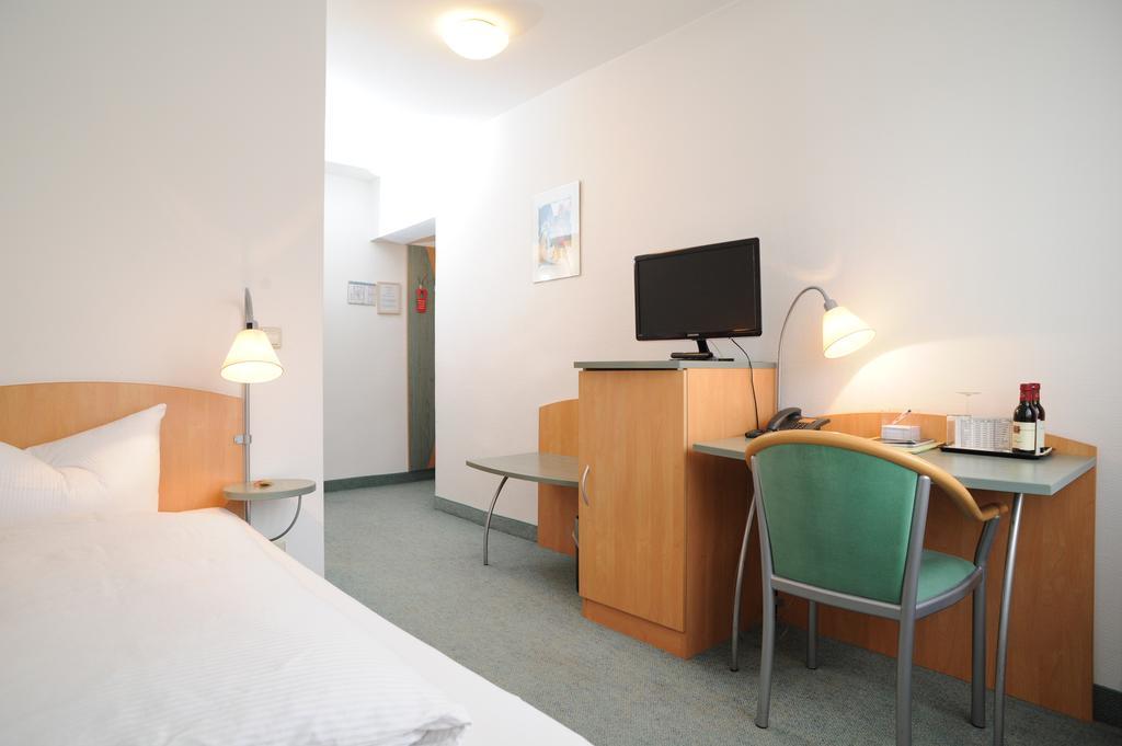 Central-Classic Hotel Stoccarda Esterno foto
