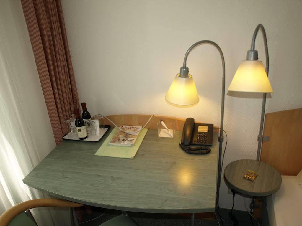 Central-Classic Hotel Stoccarda Esterno foto